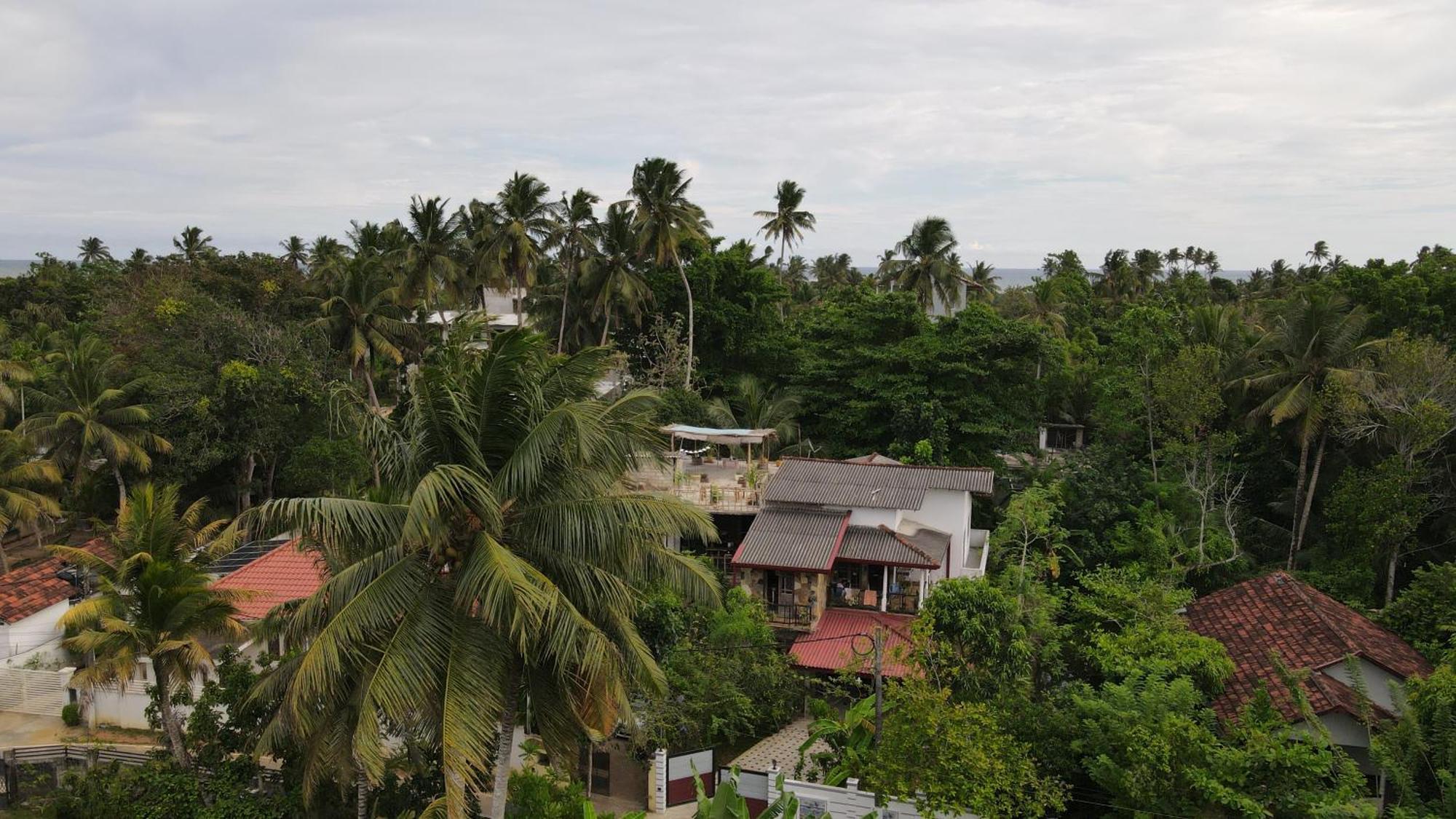 Passionfruit Homestay Matara Exteriör bild
